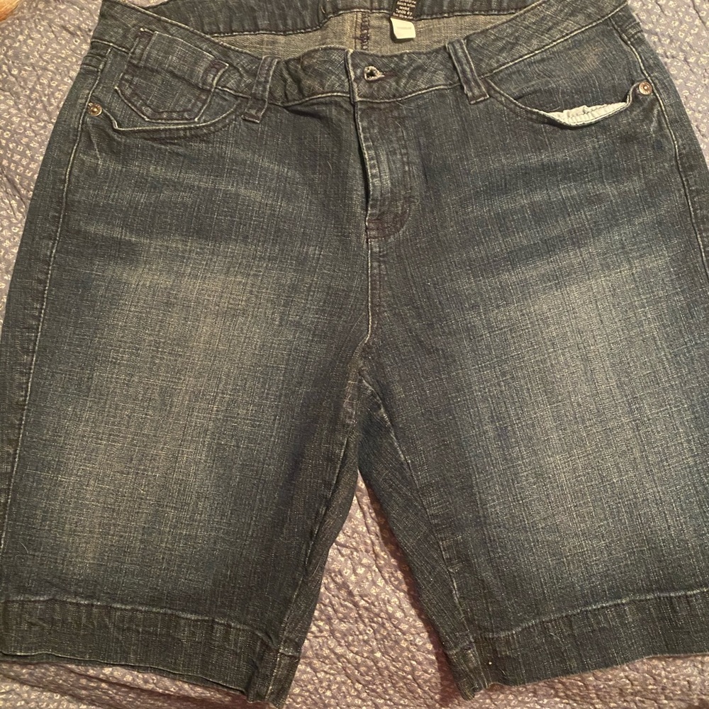 Apt 9  shorts